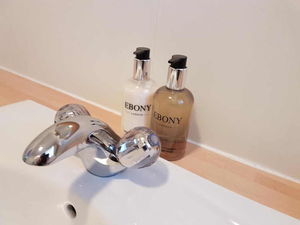 Penryn Guest House, Ensuite Rooms, Free Parking And Free Wifi Stratford-upon-Avon Exterior photo