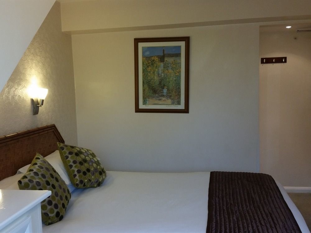 Penryn Guest House, Ensuite Rooms, Free Parking And Free Wifi Stratford-upon-Avon Exterior photo